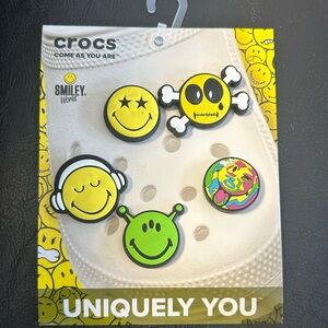 CROCS Smiley World Jibbitz Charms Pack